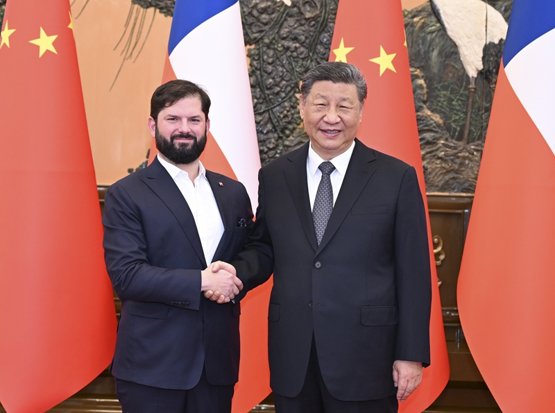 习近平会见智利总统博里奇1.jpg